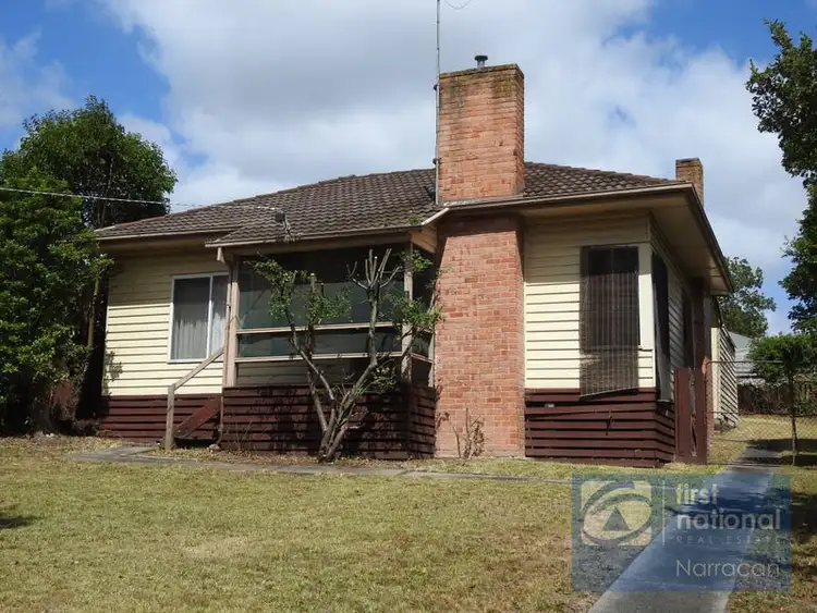 8 Dwyer St, Moe VIC 3825