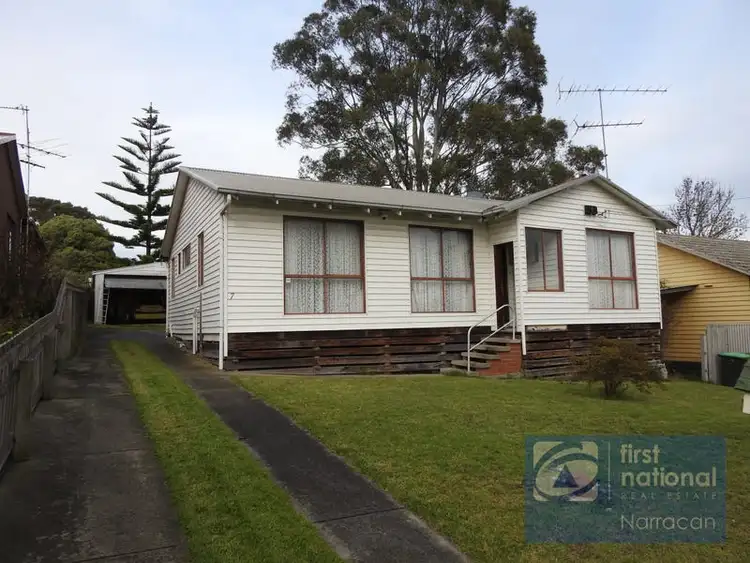 7 Charles, Moe VIC 3825