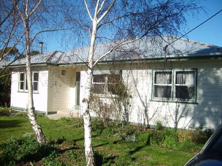 25 Railway Ave, Welshpool VIC 3966