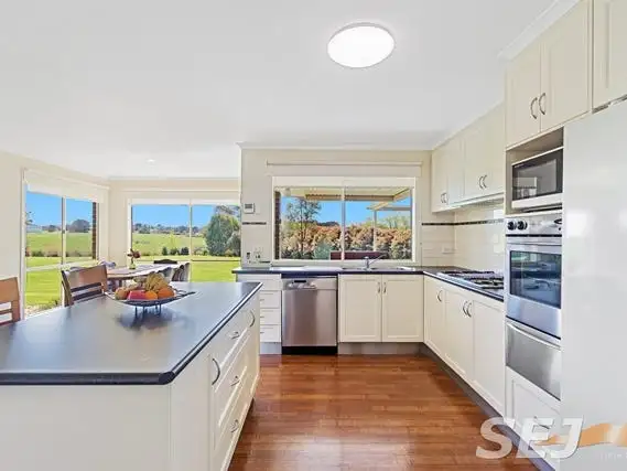 Fifth view of Homely house listing, 12 BELLA VISTA DRIVE, Warragul VIC 3820