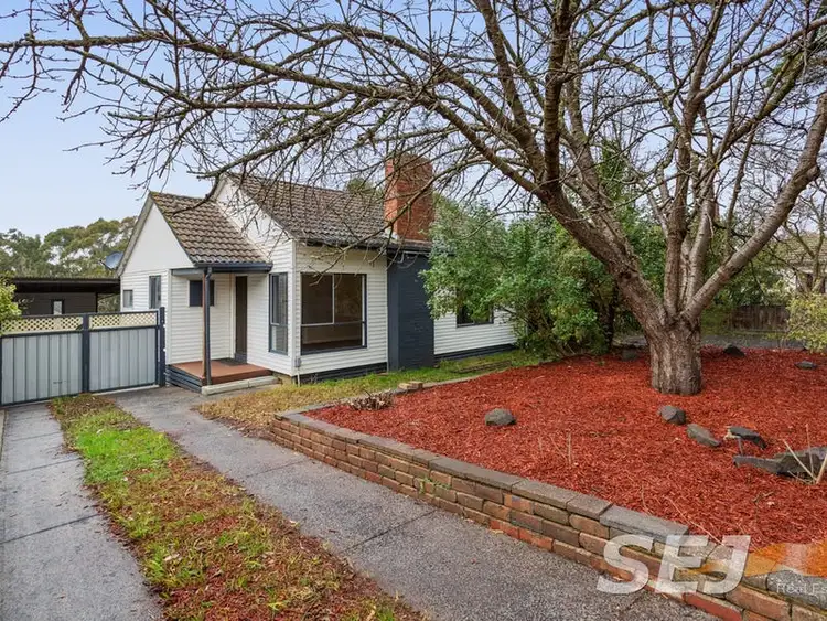 8 Centre Avenue, Warragul VIC 3820