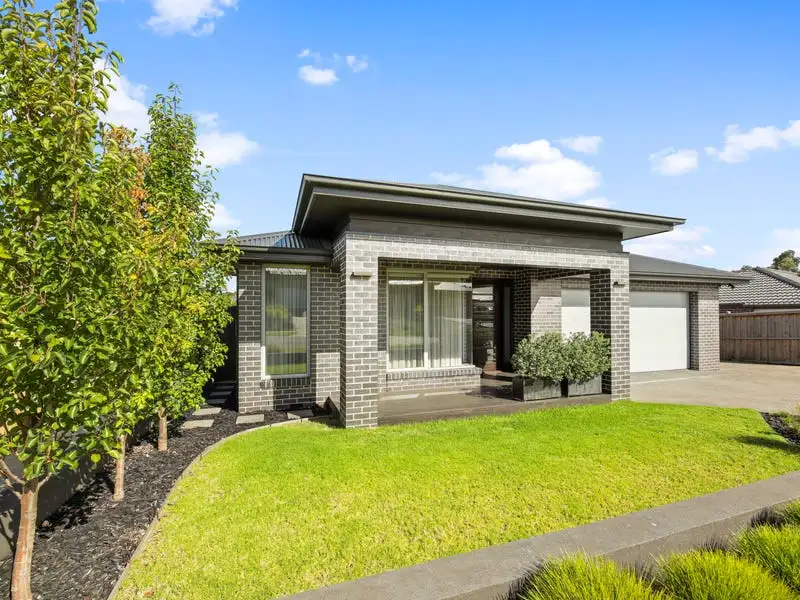 Main view of Homely house listing, 47 EMPIRE AVENUE, Drouin VIC 3818