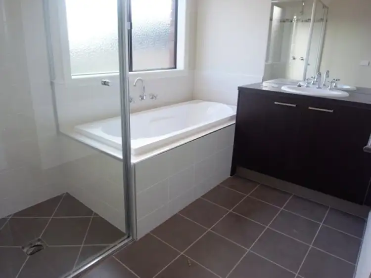 Third view of Homely house listing, 2 Oberon Place, Drouin VIC 3818