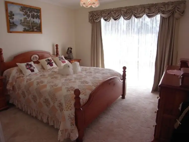 Seventh view of Homely house listing, 8 Melanie Drive, Warragul VIC 3820