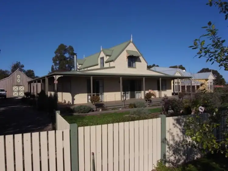 3 School Road, Willow Grove VIC 3825