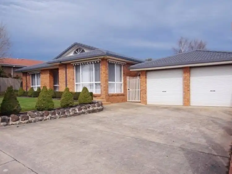 12 Eade Avenue, Warragul VIC 3820