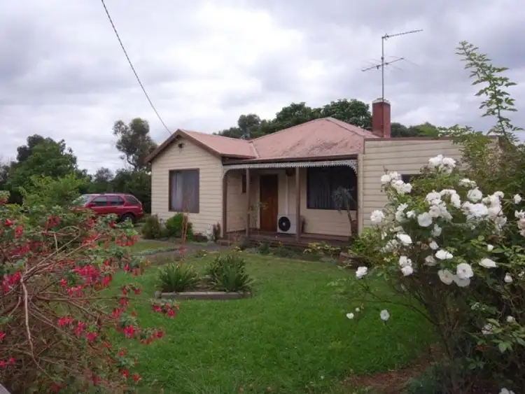 1 Railway Avenue, Darnum VIC 3822