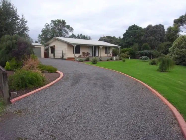 6 Pedder Street, Darnum VIC 3822