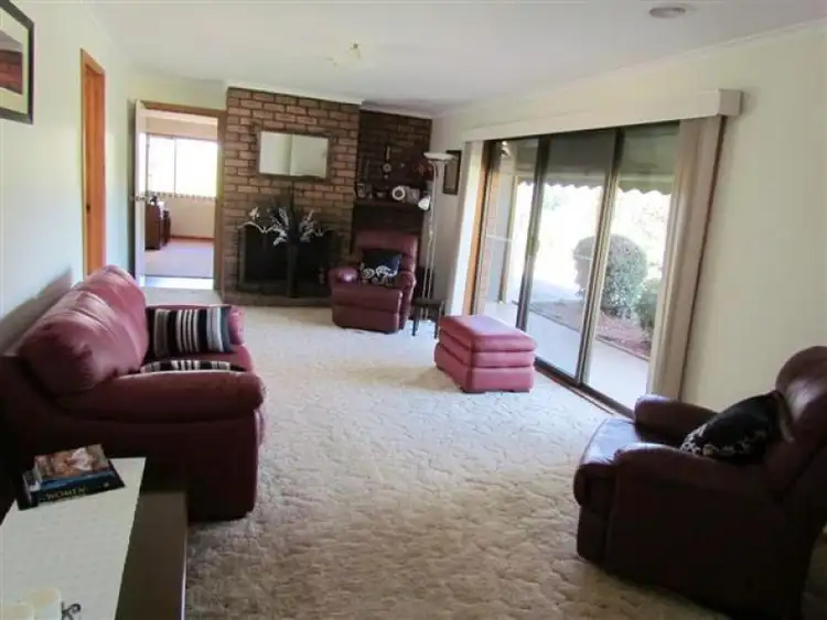 Fourth view of Homely house listing, 2 Bellamy Close, Warragul VIC 3820