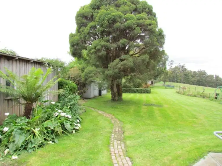 2412 Willow Grove Road, Hill End VIC 3825