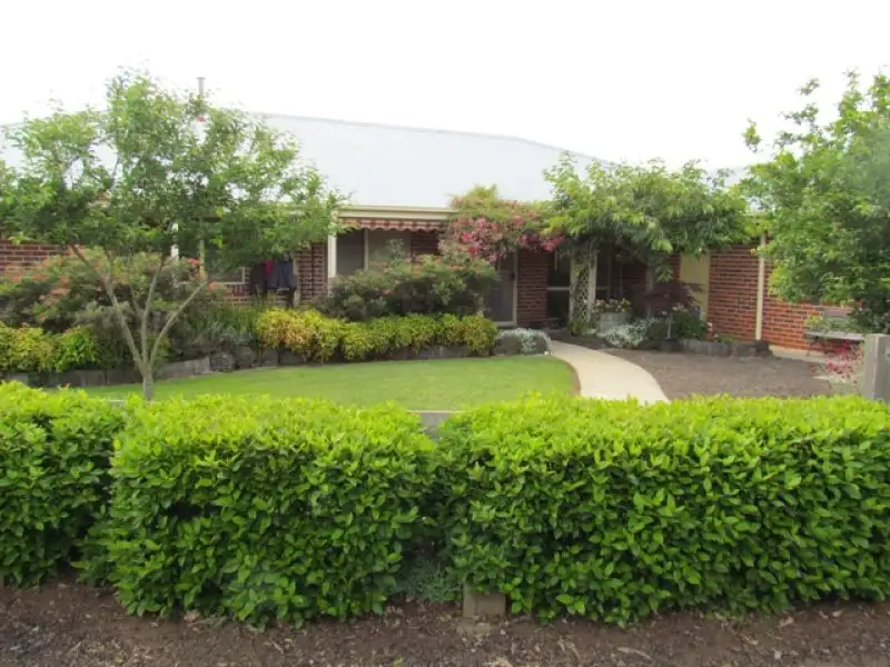 Main view of Homely house listing, 27 Simper Court, Drouin VIC 3818