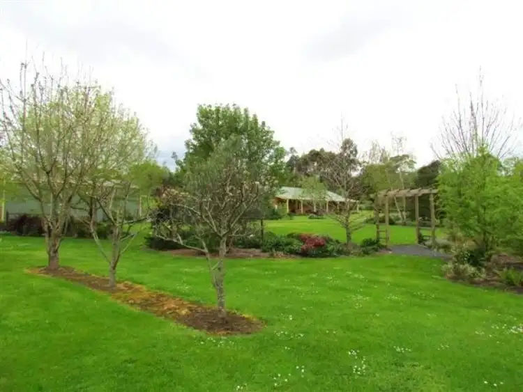 20 Old Sale Road, Buln Buln VIC 3821