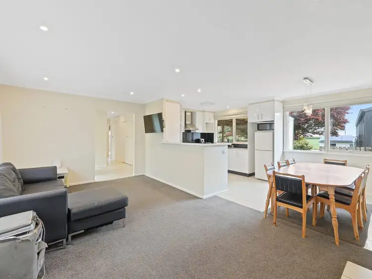 Seventh view of Homely house listing, 4 Paterson Street, Drouin East VIC 3818