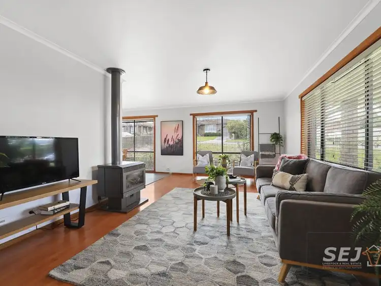 Second view of Homely house listing, 2 Need Court, Warragul VIC 3820