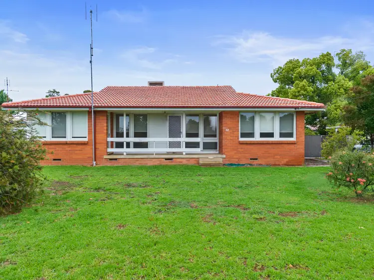32 McNamara Street, Finley NSW 2713