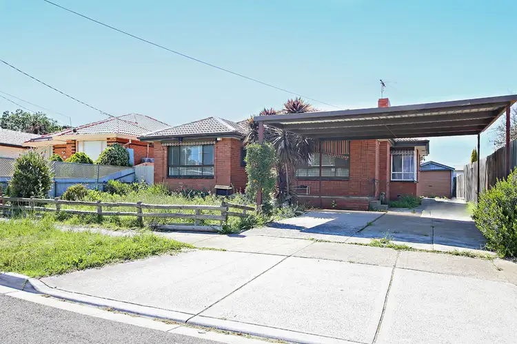 2 Laurie Avenue, Sunshine North VIC 3020