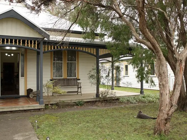 16 Oswald Street, Portland VIC 3305