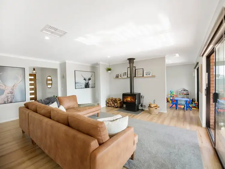 Fifth view of Homely house listing, 25 Maple Tree Boulevard, Mansfield VIC 3722