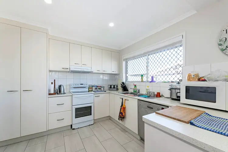80 Hunter Street, Walkervale QLD 4670