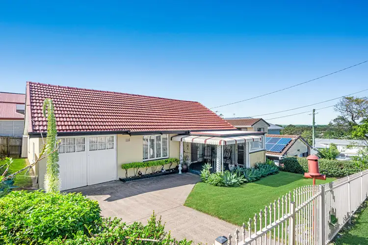 10 Whites Road, Manly West QLD 4179