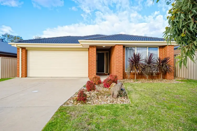 8 BUGDEN STREET, Wodonga VIC 3690