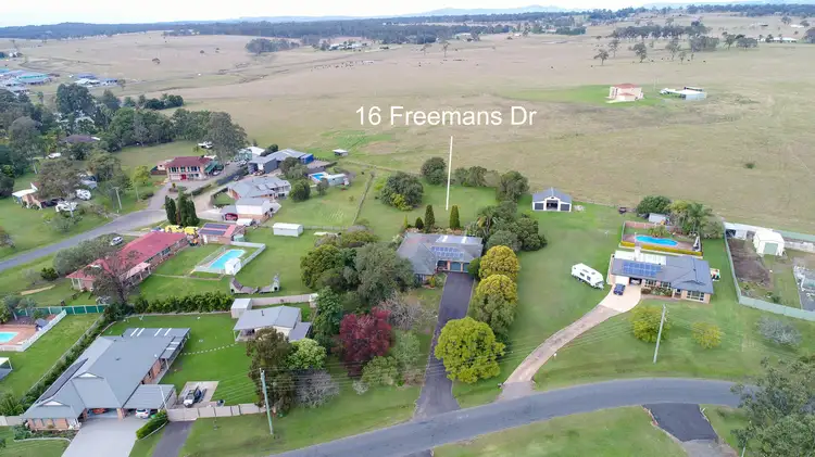 16 Freeman Drive, Lochinvar NSW 2321