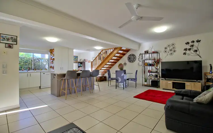 27/230 PULGUL STREET, Urangan QLD 4655