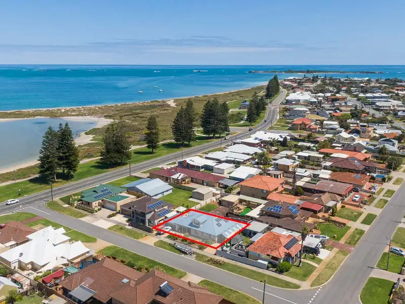 Main view of Homely house listing, 4 Saunders Street, Safety Bay WA 6169