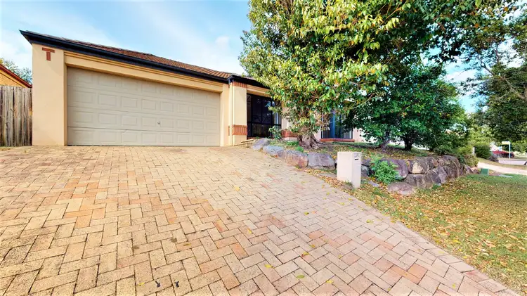 18 Pinedale Crescent