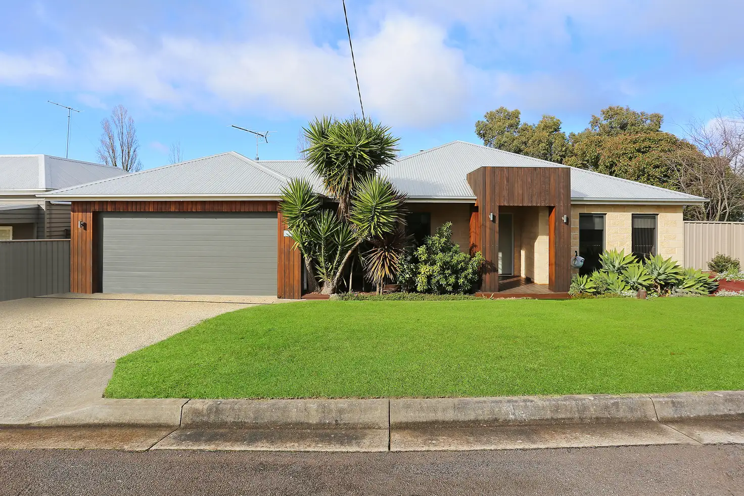 Main view of Homely house listing, 16 Sedgewick Street, Hamilton VIC 3300