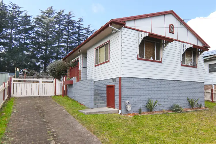 9 Andrew Street, Bowenfels NSW 2790
