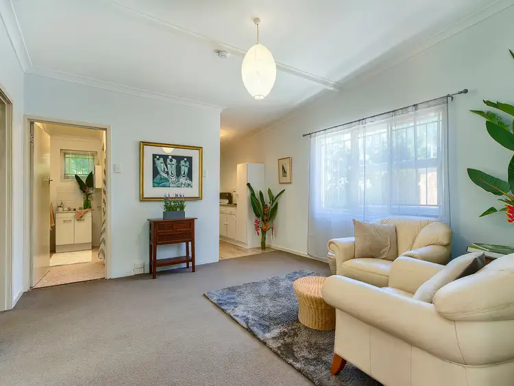 5/10 Loch Street