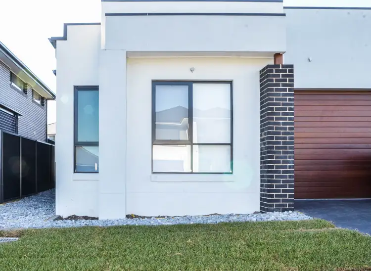 6b Jones Street, Oran Park NSW 2570