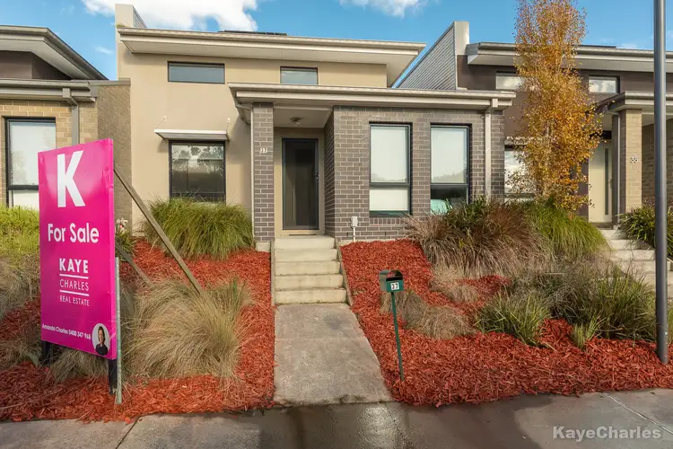 37 Fadden Mews