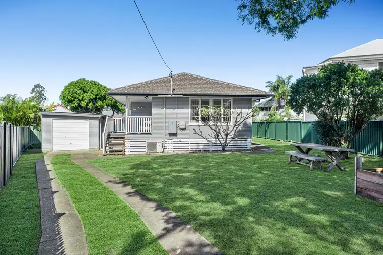 15 Pavlu Street, Wynnum West QLD 4178