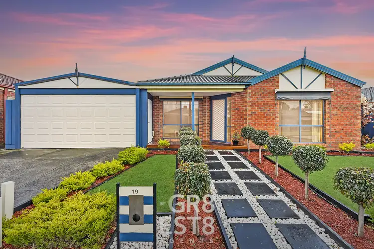 19 GEEBUNG ROAD, Cranbourne West VIC 3977