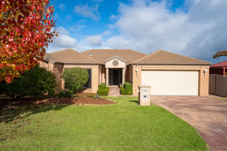 7 Dillagar Place, Springdale Heights NSW 2641