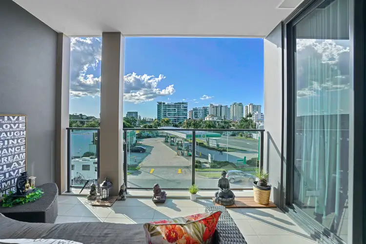302/110 Frank Street, Labrador QLD 4215