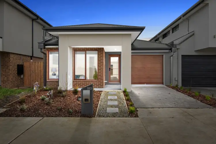 Lot 928 Pobblebonk Crescent, Clyde North VIC 3978