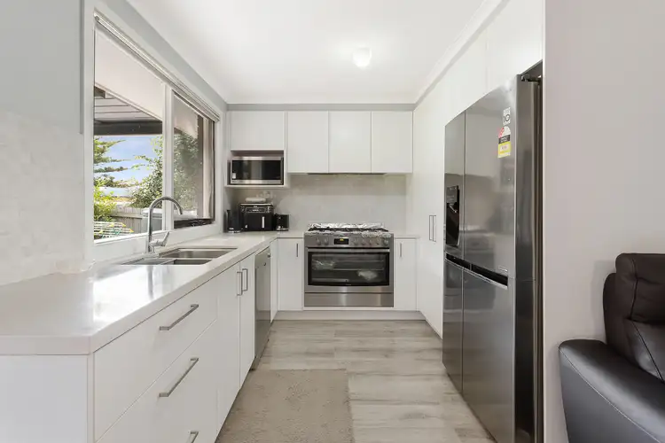 Fifth view of Homely house listing, 33 Thomas Mitchell Drive, Endeavour Hills VIC 3802