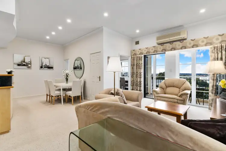 2 Mayfair Street