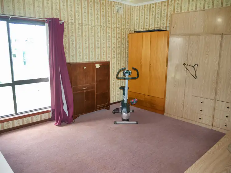 Fifth view of Homely house listing, 5 Banksia Avenue, Leeton NSW 2705