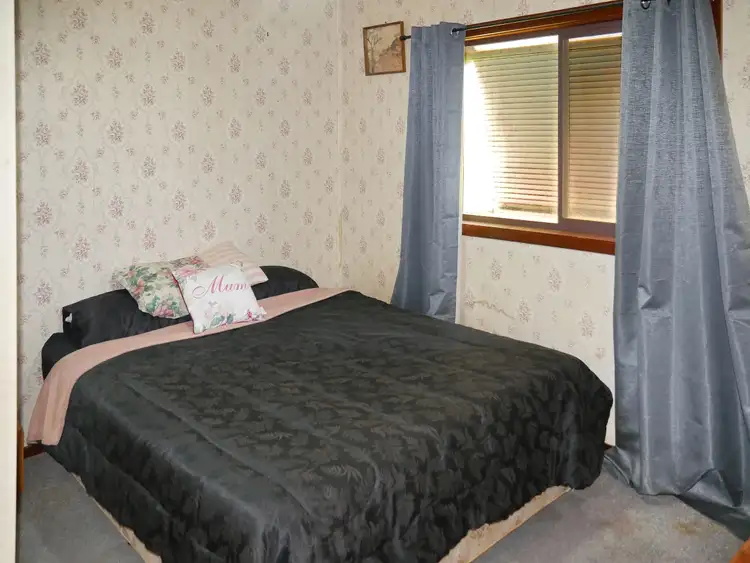 Sixth view of Homely house listing, 5 Banksia Avenue, Leeton NSW 2705