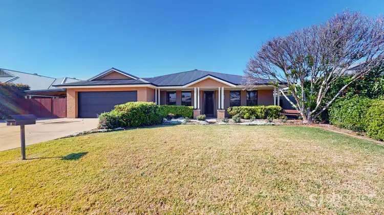 8 Manning Place, Dubbo NSW 2830