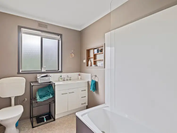 Sixth view of Homely unit listing, 2/2 Nabilla Crescent, Strathdale VIC 3550