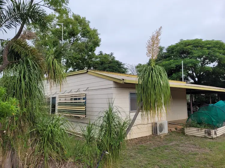 6 SUNRISE ROAD, Sapphire Central QLD 4702