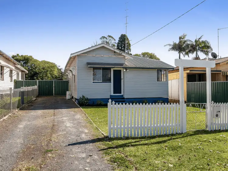7 Waratah Street, Newtown QLD 4350