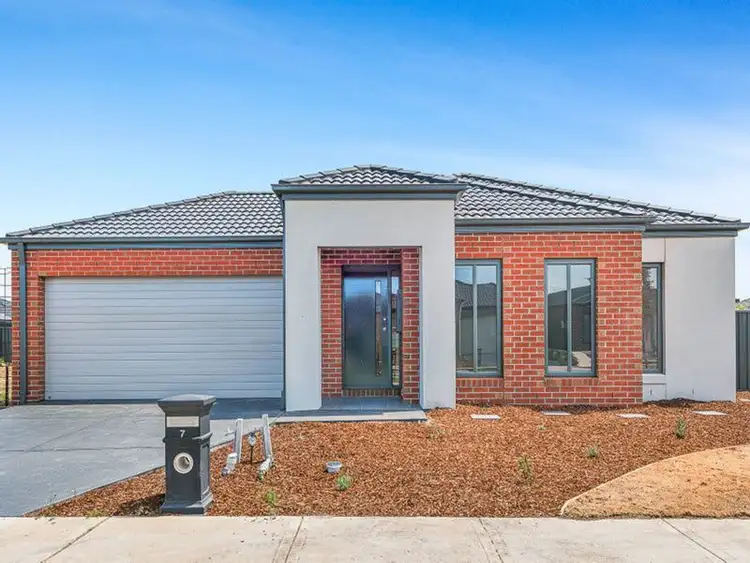 7 Firelight Drive
