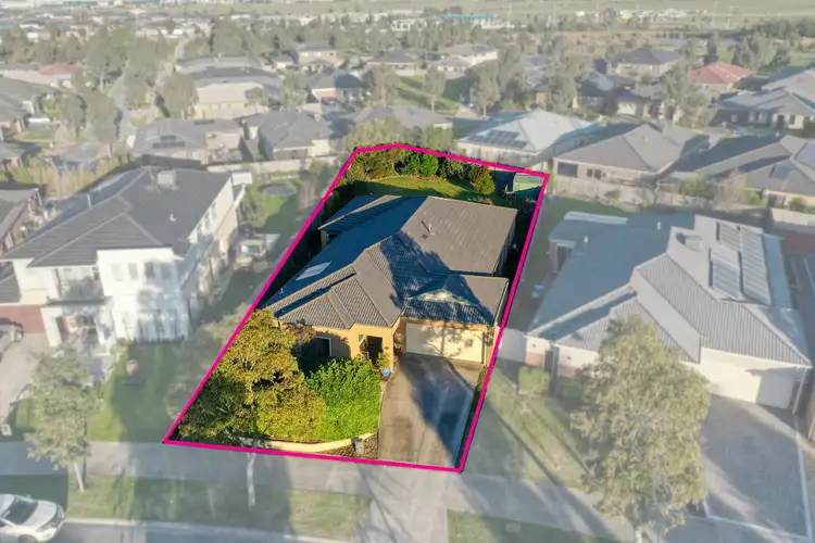 67 Mountainview Boulevard, Cranbourne North VIC 3977