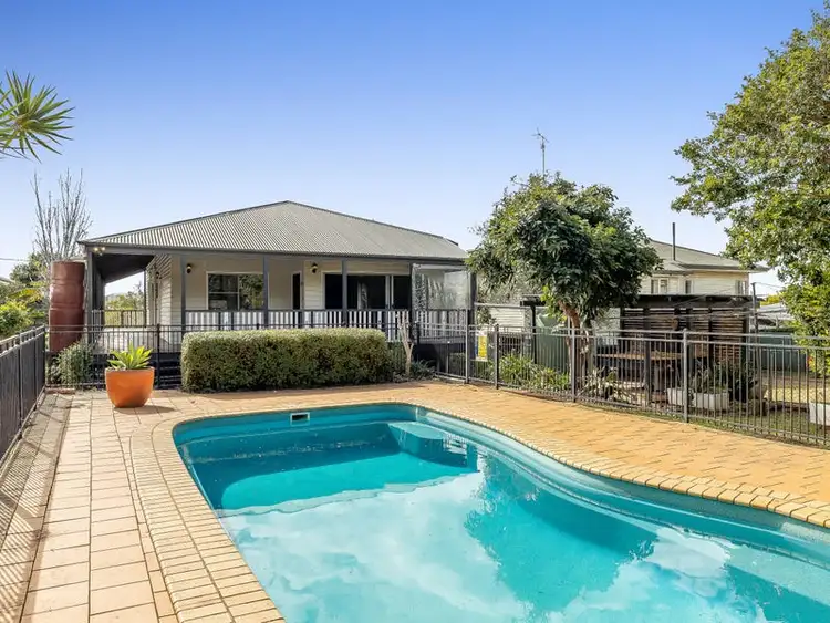 6 Dunne Street, Harristown QLD 4350